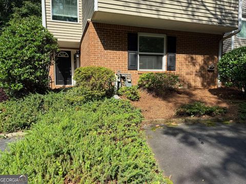 Photo of 40 Dunwoody Springs Drive, Atlanta, GA 30328 (MLS # 10548592)