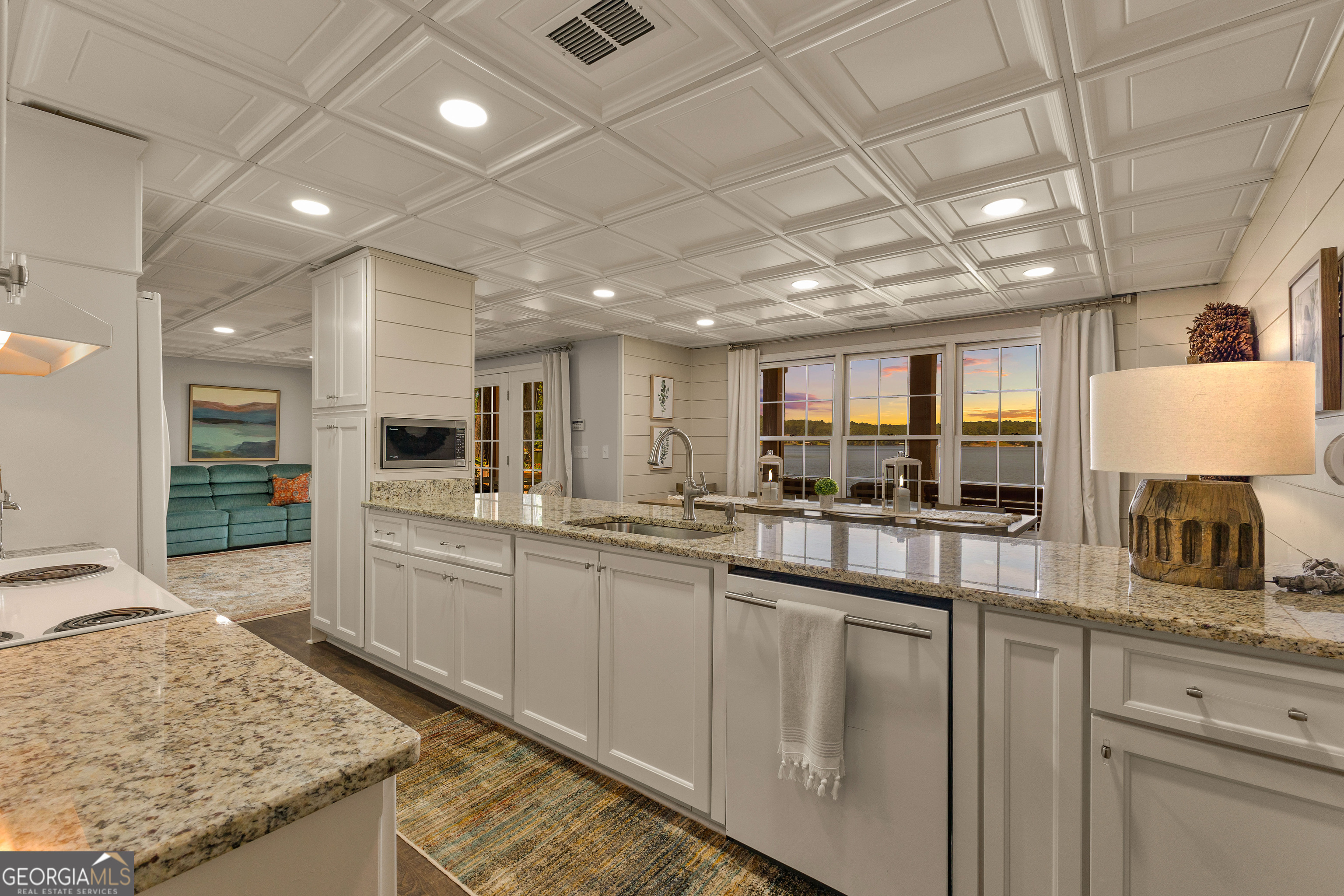 Jackson, Georgia 30233, United States, 3 Bedrooms Bedrooms, ,4 BathroomsBathrooms,Residential,Pending,24255