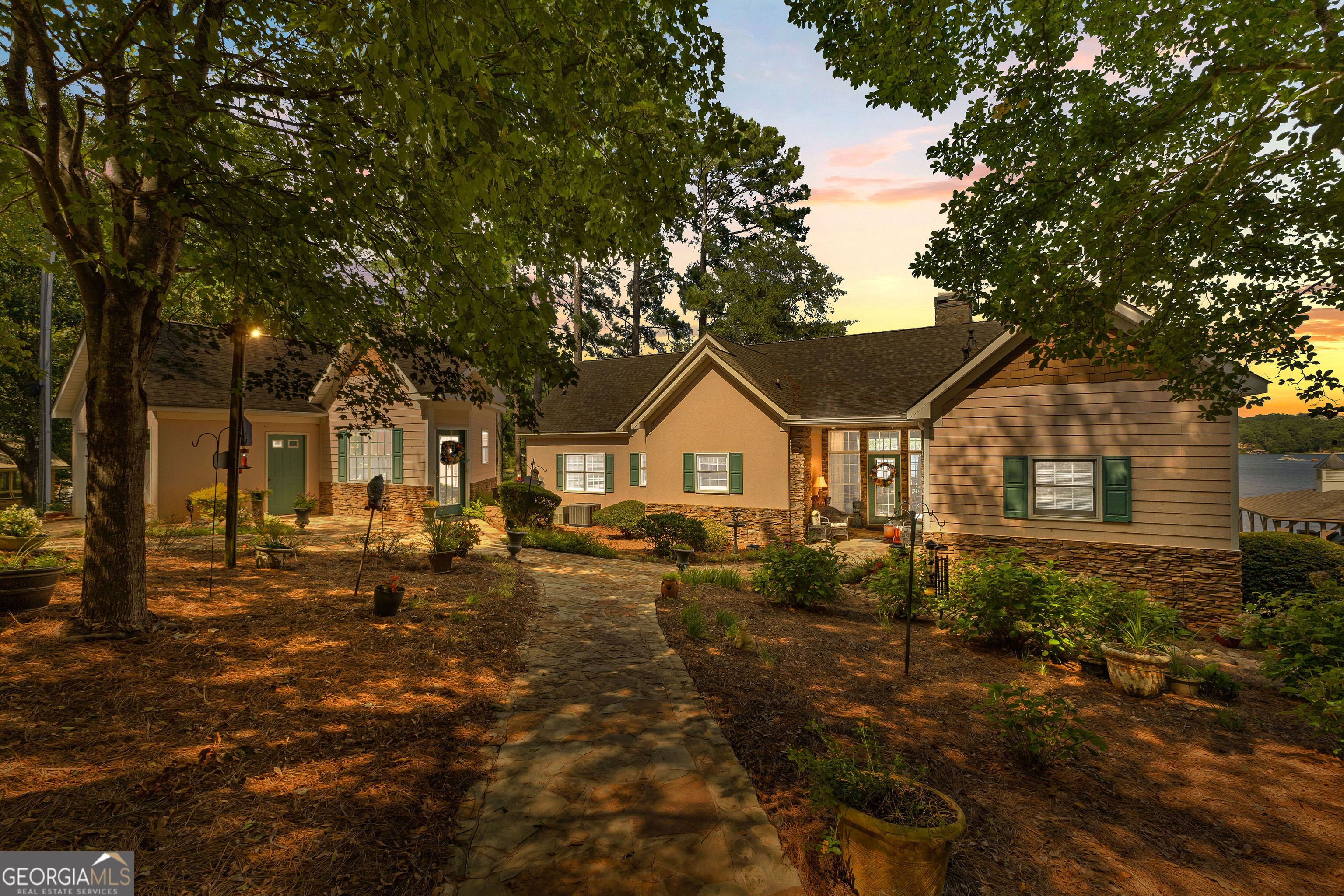 Jackson, Georgia 30233, United States, 3 Bedrooms Bedrooms, ,4 BathroomsBathrooms,Residential,Pending,24255