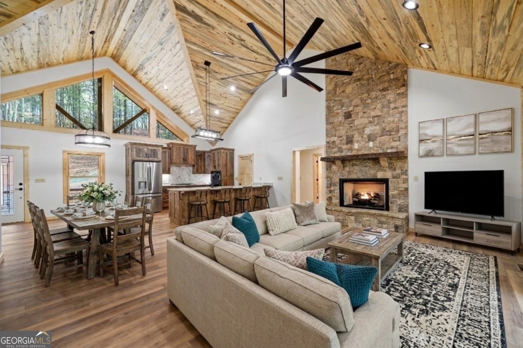 641 Bryant Farm LN