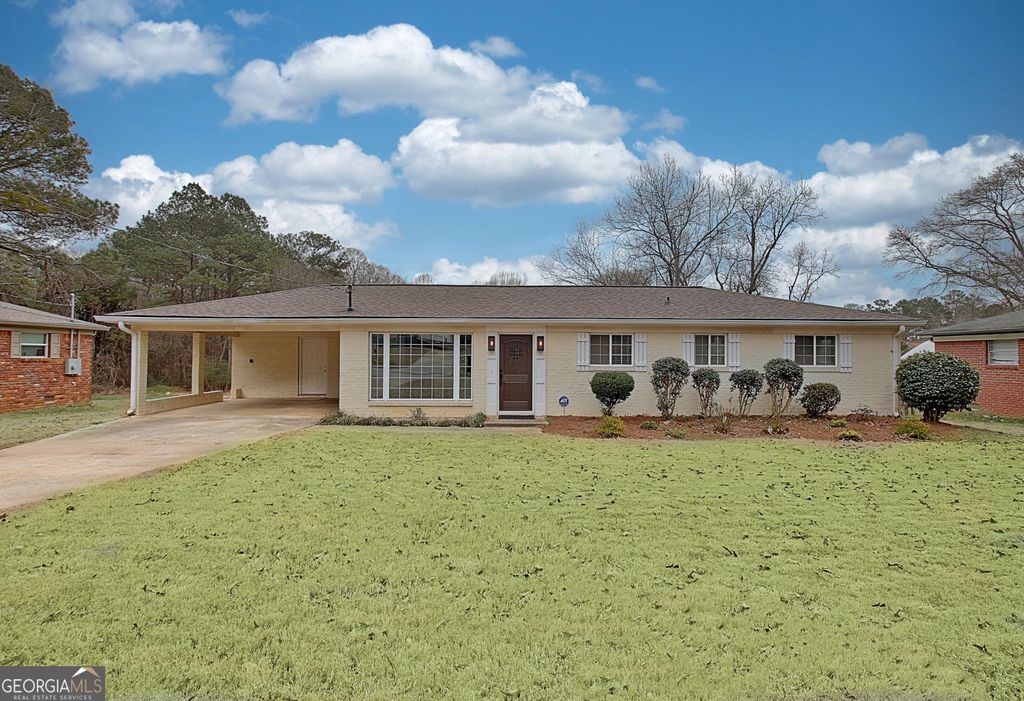 Photo of 183 Pine Street NE, Fairburn, GA 30213 (MLS # 10805451)