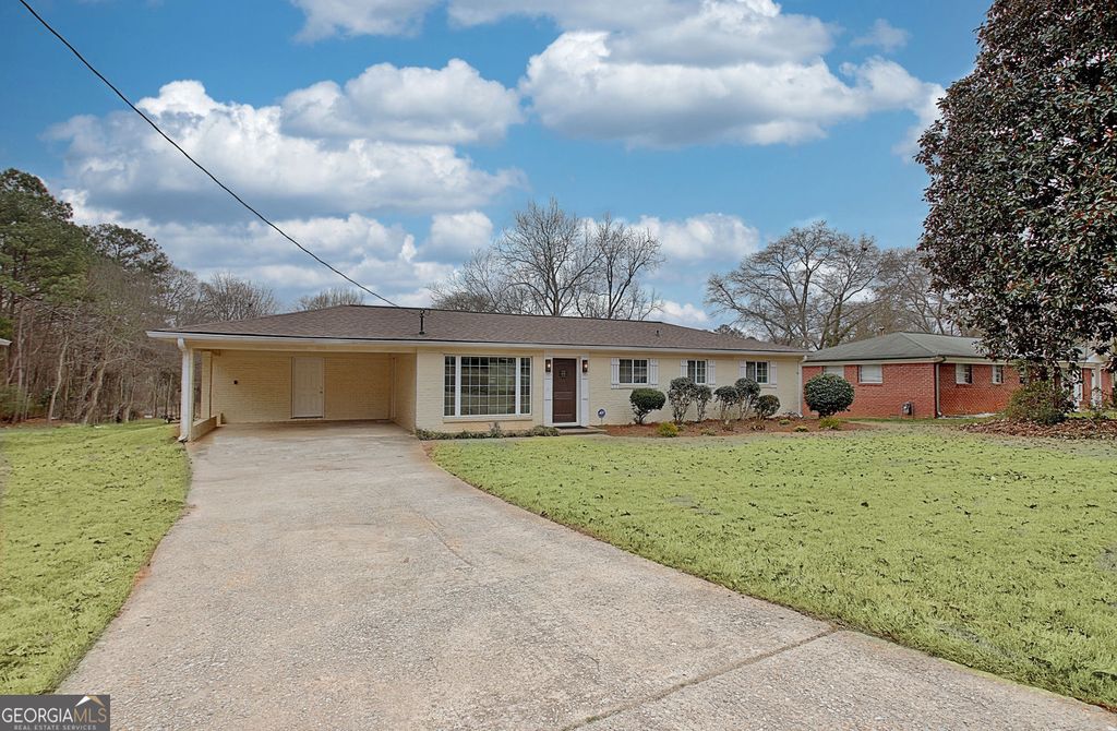 Photo of 183 Pine Street NE, Fairburn, GA 30213 (MLS # 10805451)