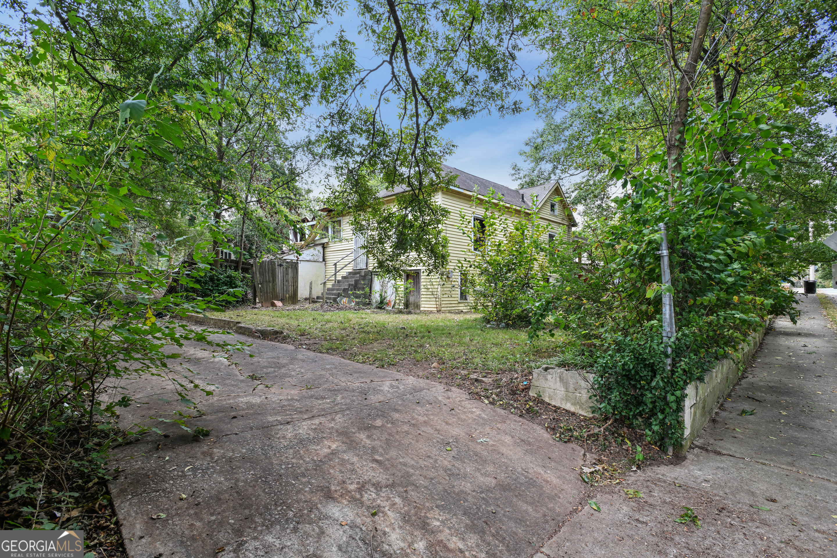 1422 Athens AVE SW