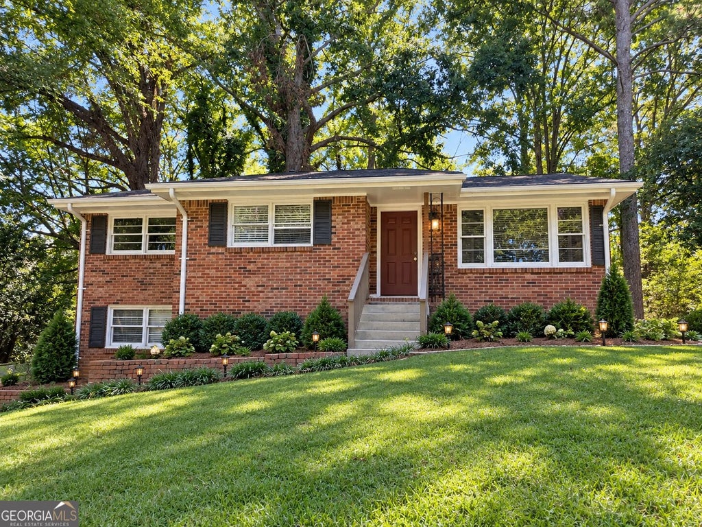 Photo of 1724 E Mercer Drive, Griffin, GA 30223 (MLS # 10872340)