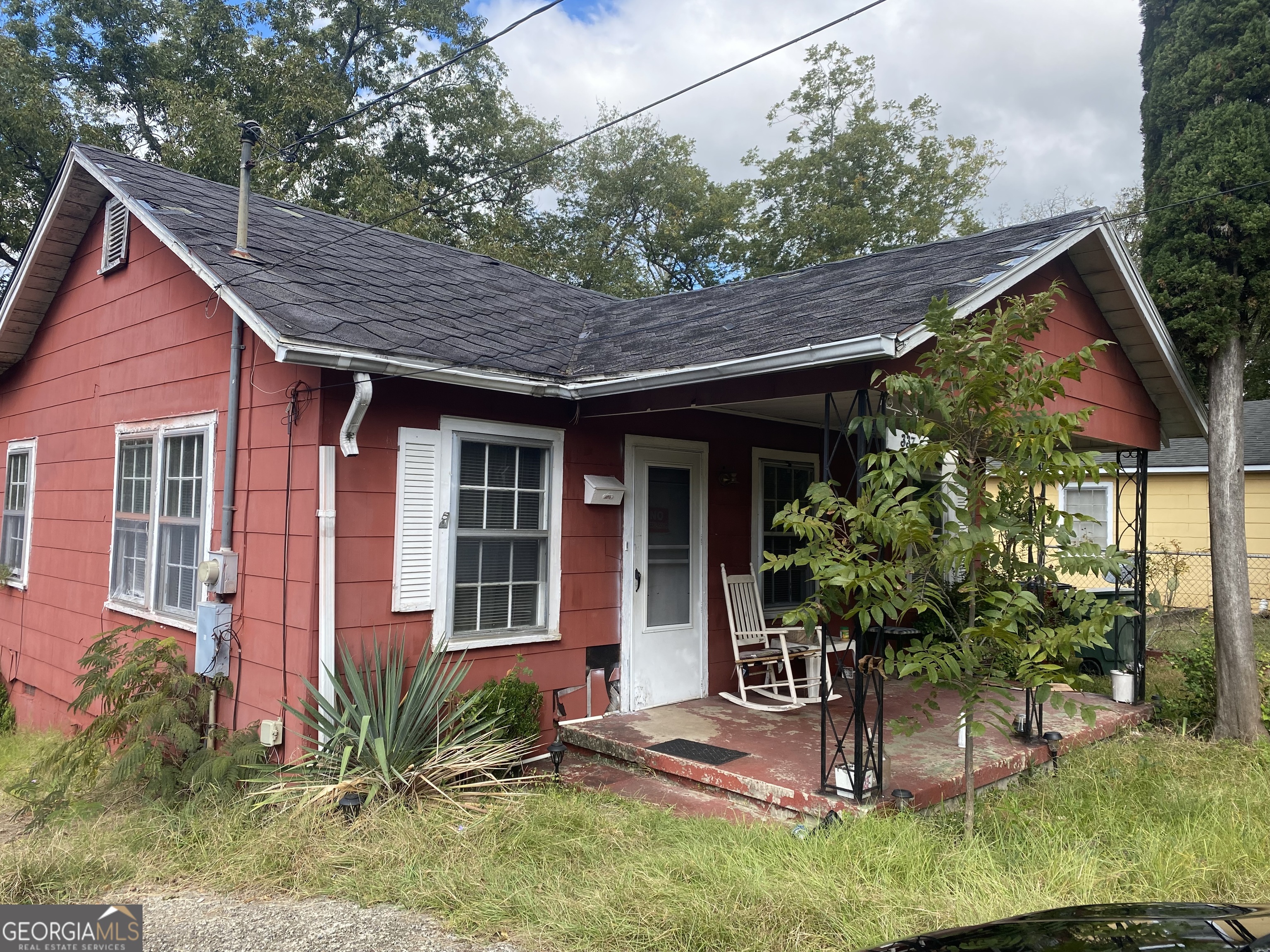 Fantastic area; needs TLC; A real gem! Large lot
