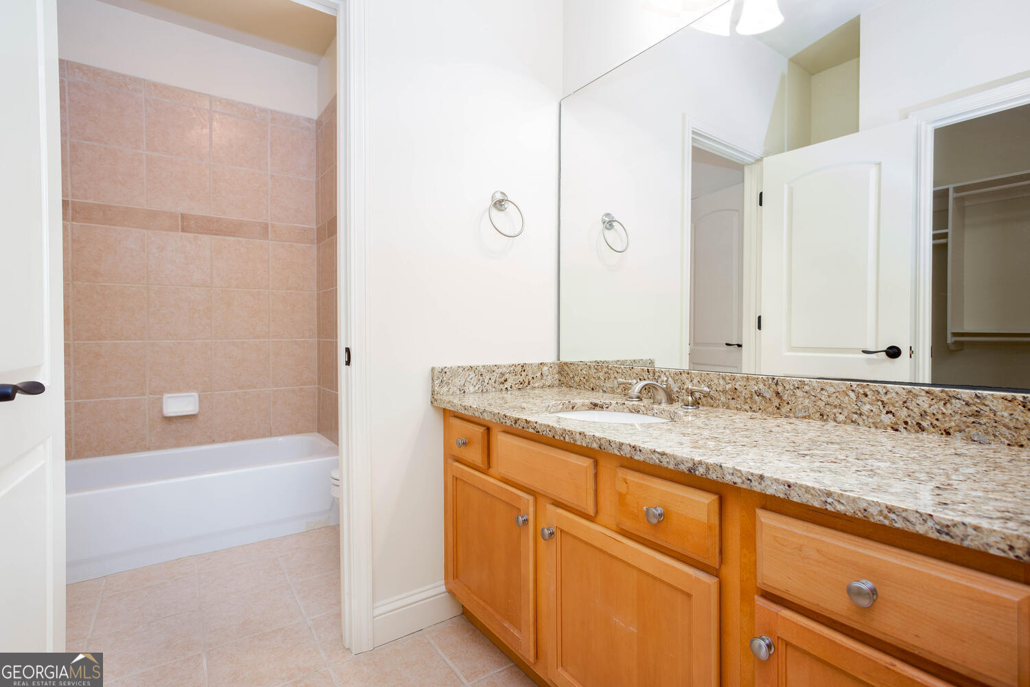 North Hembree Manor - Residential