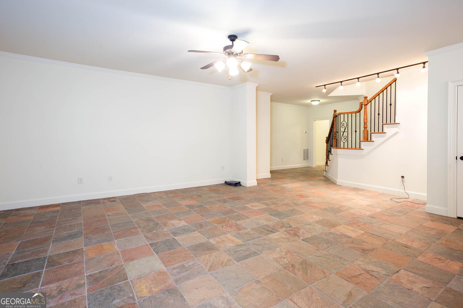 North Hembree Manor - Residential