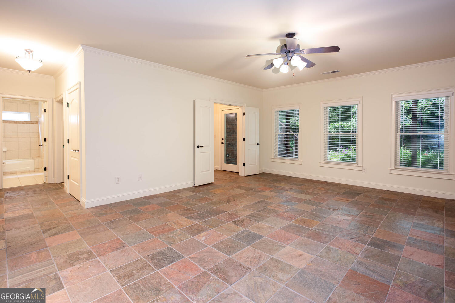 North Hembree Manor - Residential