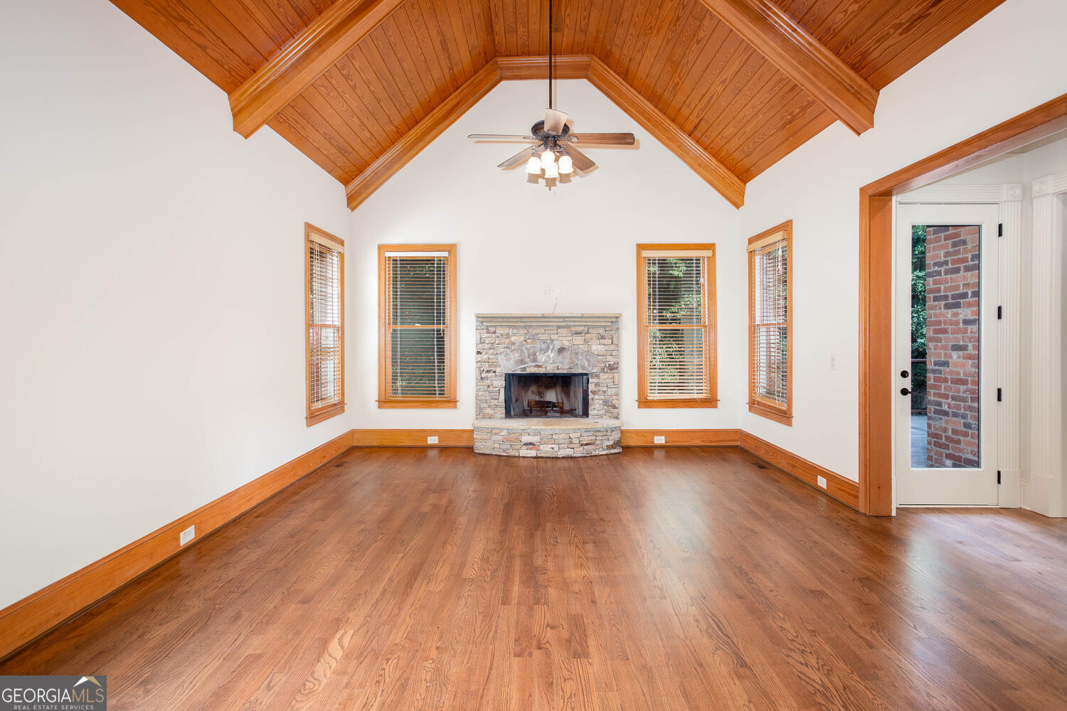 North Hembree Manor - Residential
