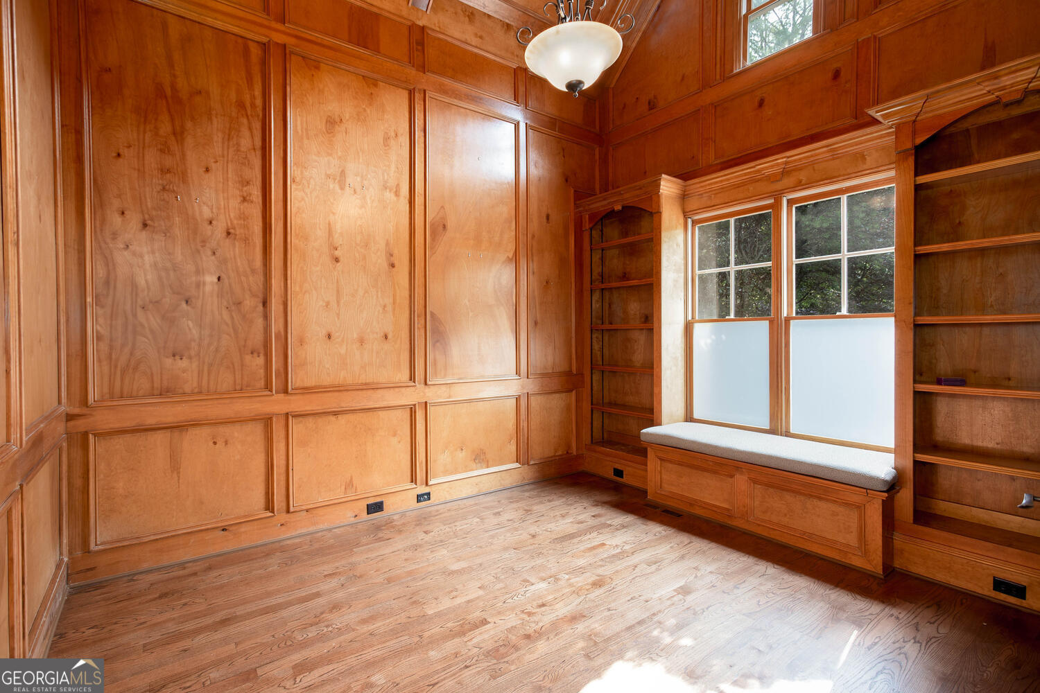 North Hembree Manor - Residential