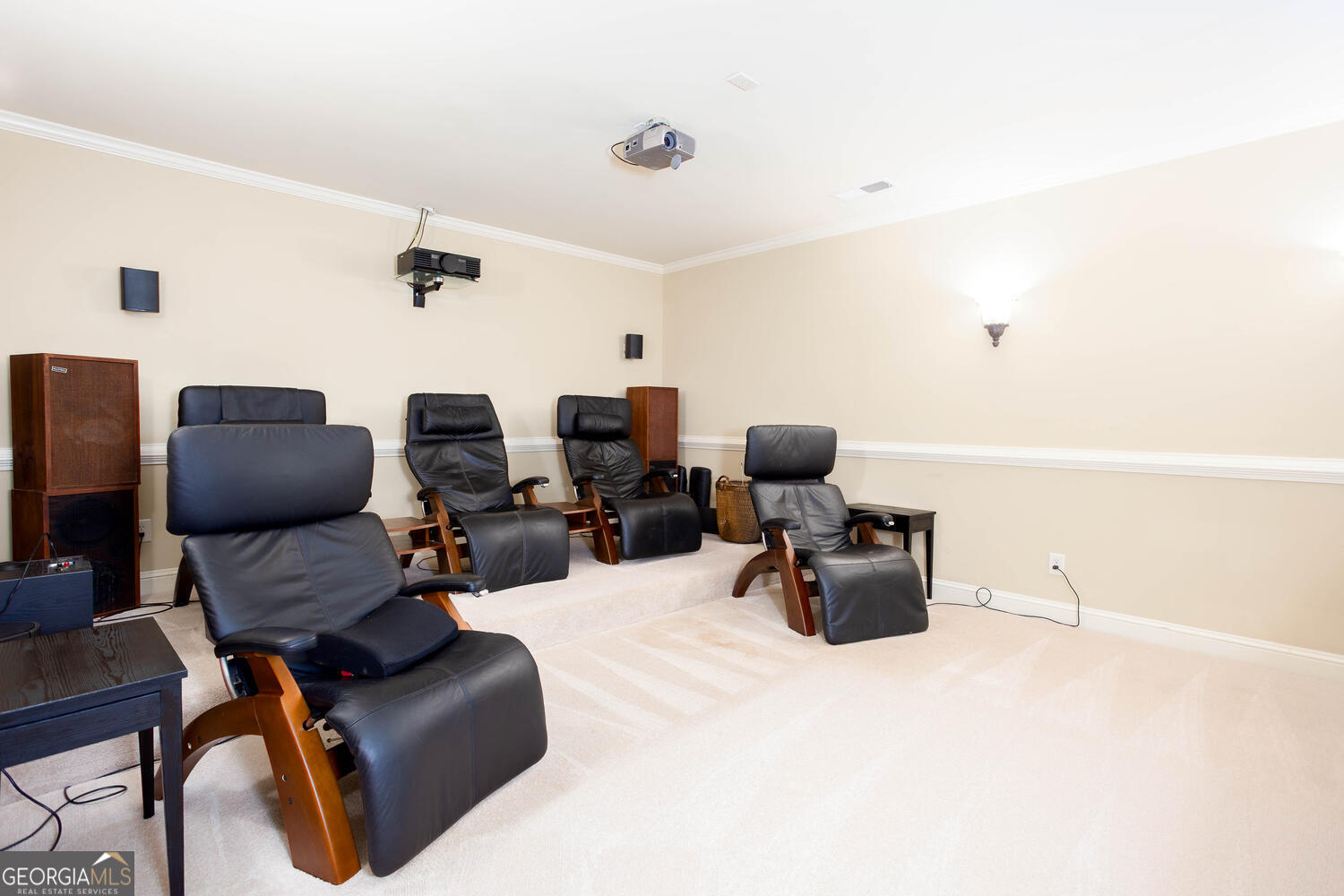 North Hembree Manor - Residential