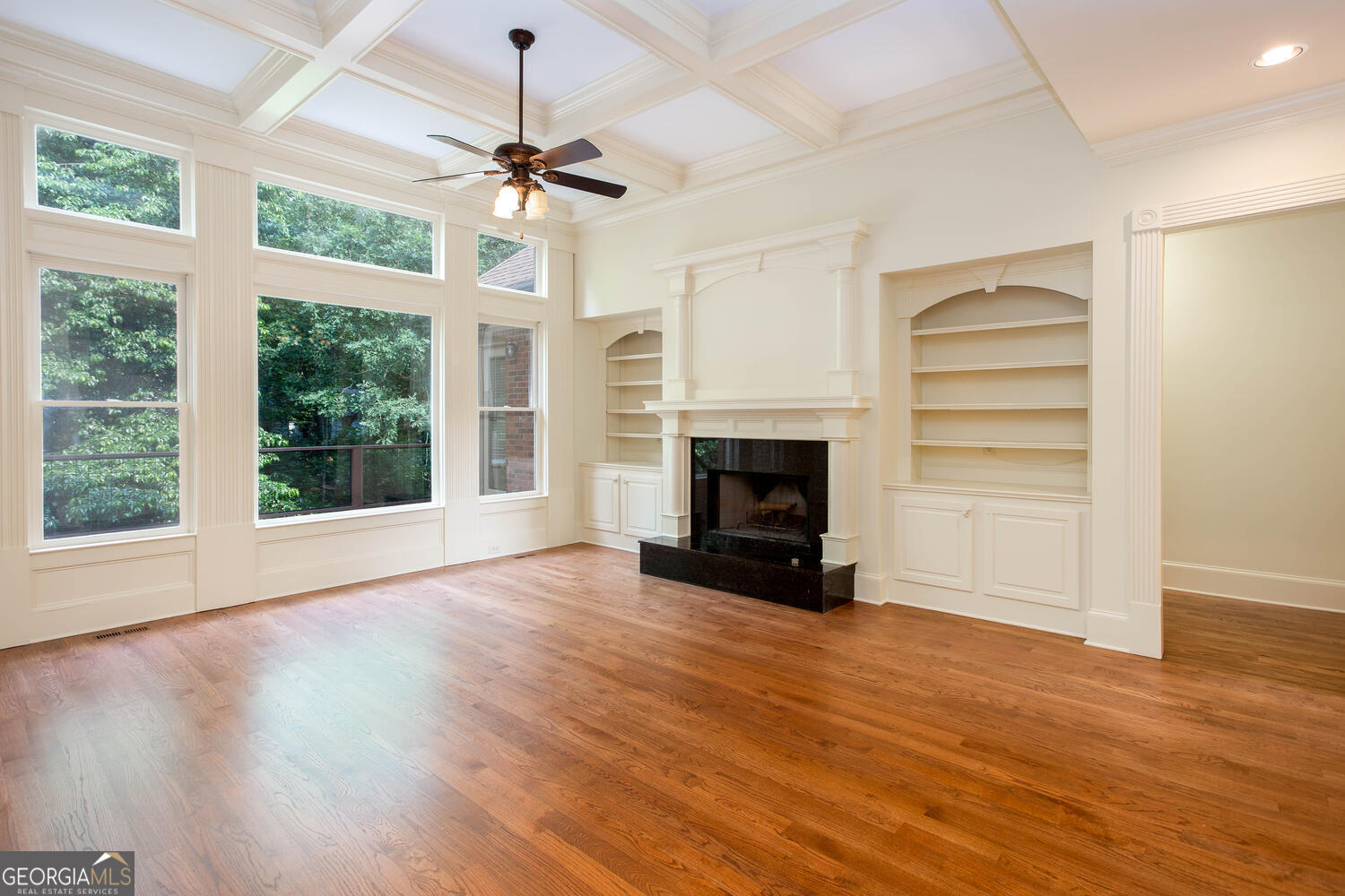 North Hembree Manor - Residential