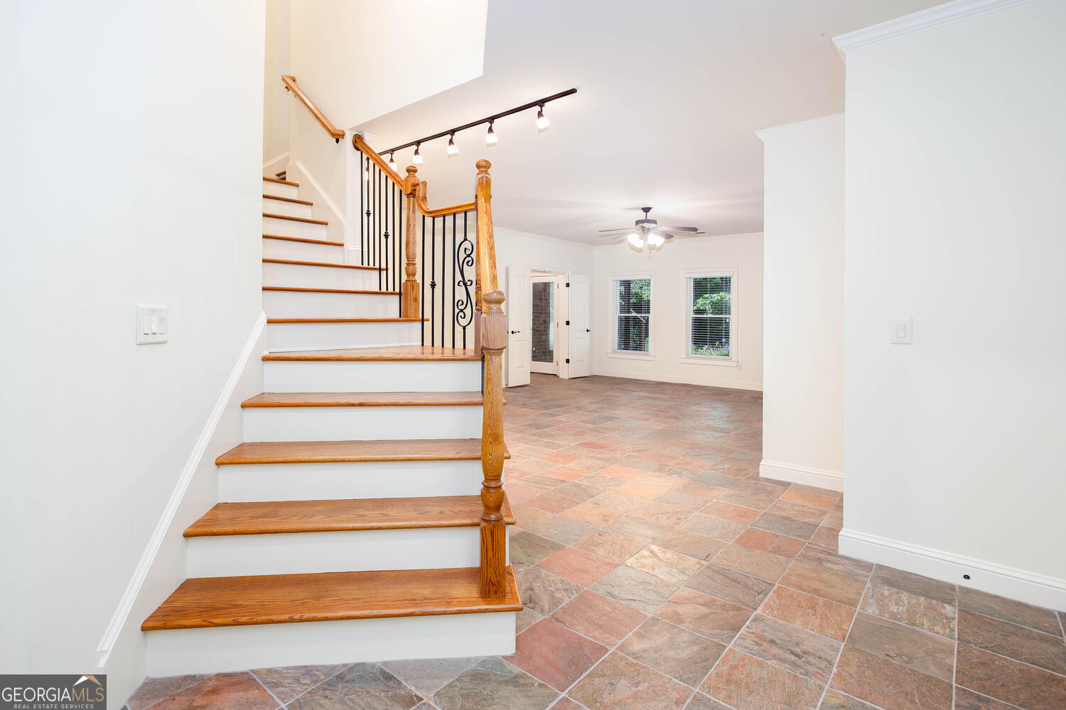 North Hembree Manor - Residential