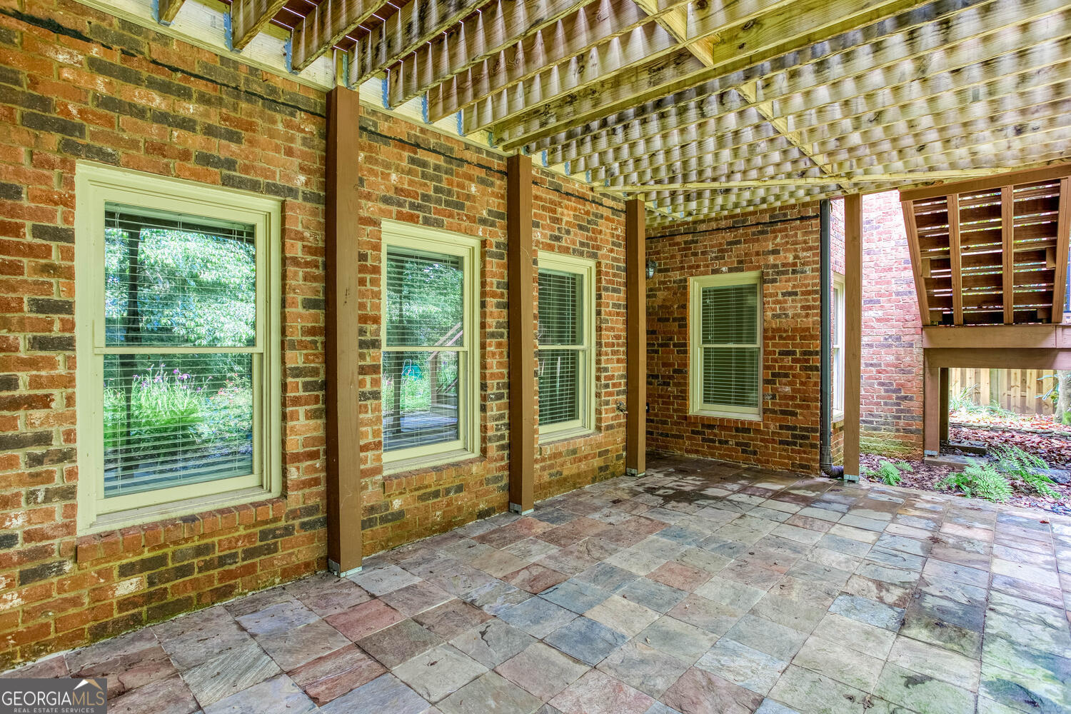North Hembree Manor - Residential