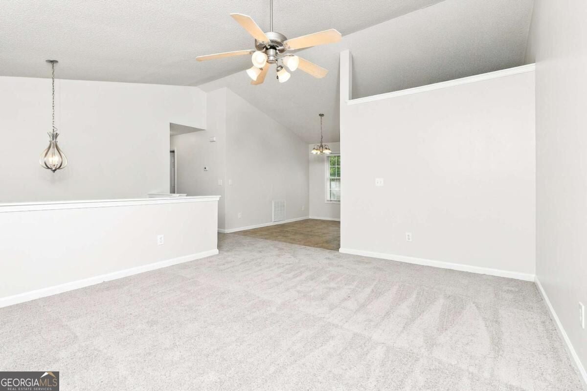 315 Thorn Thicket WAY