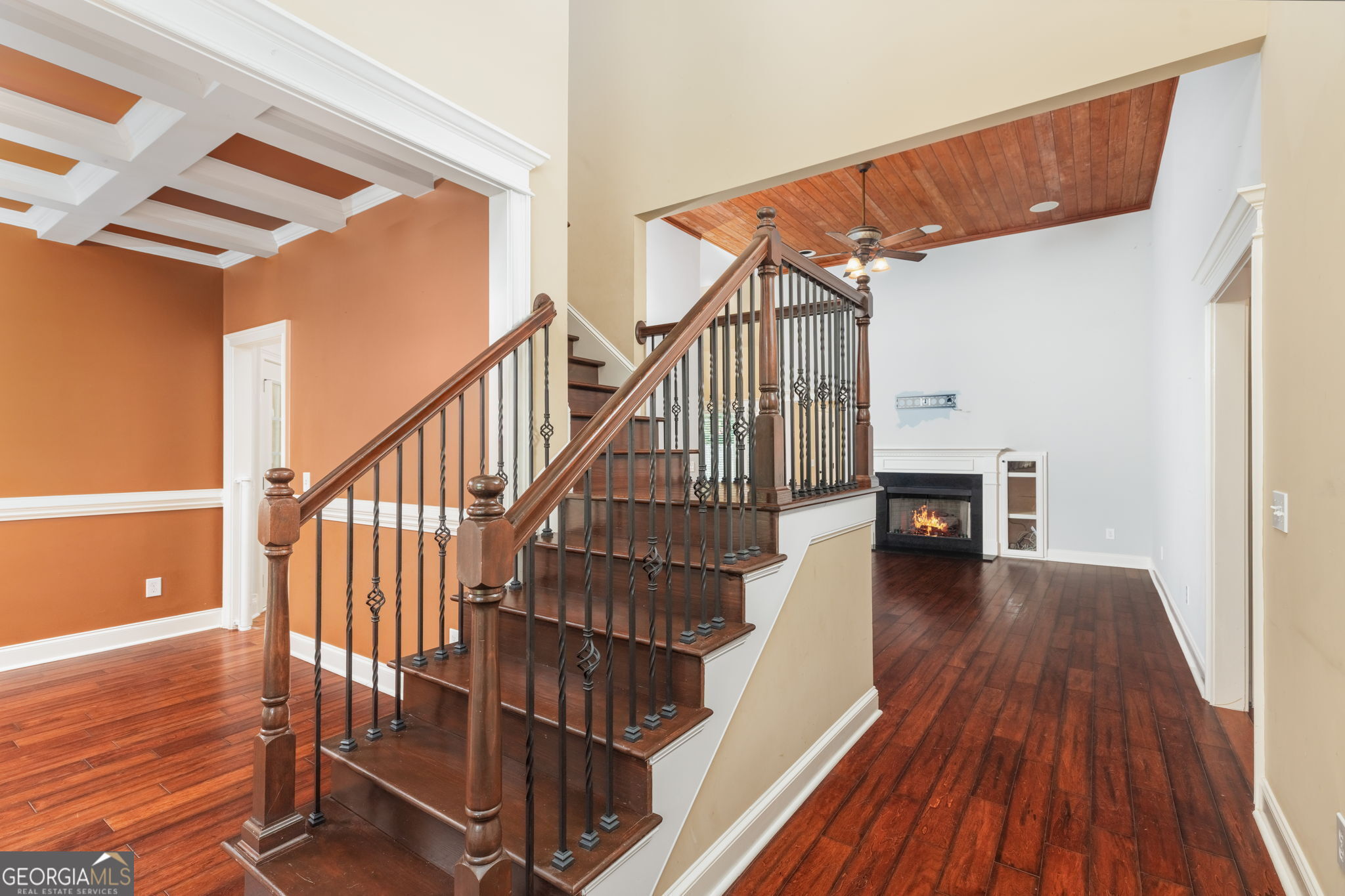300 Cheshire DR