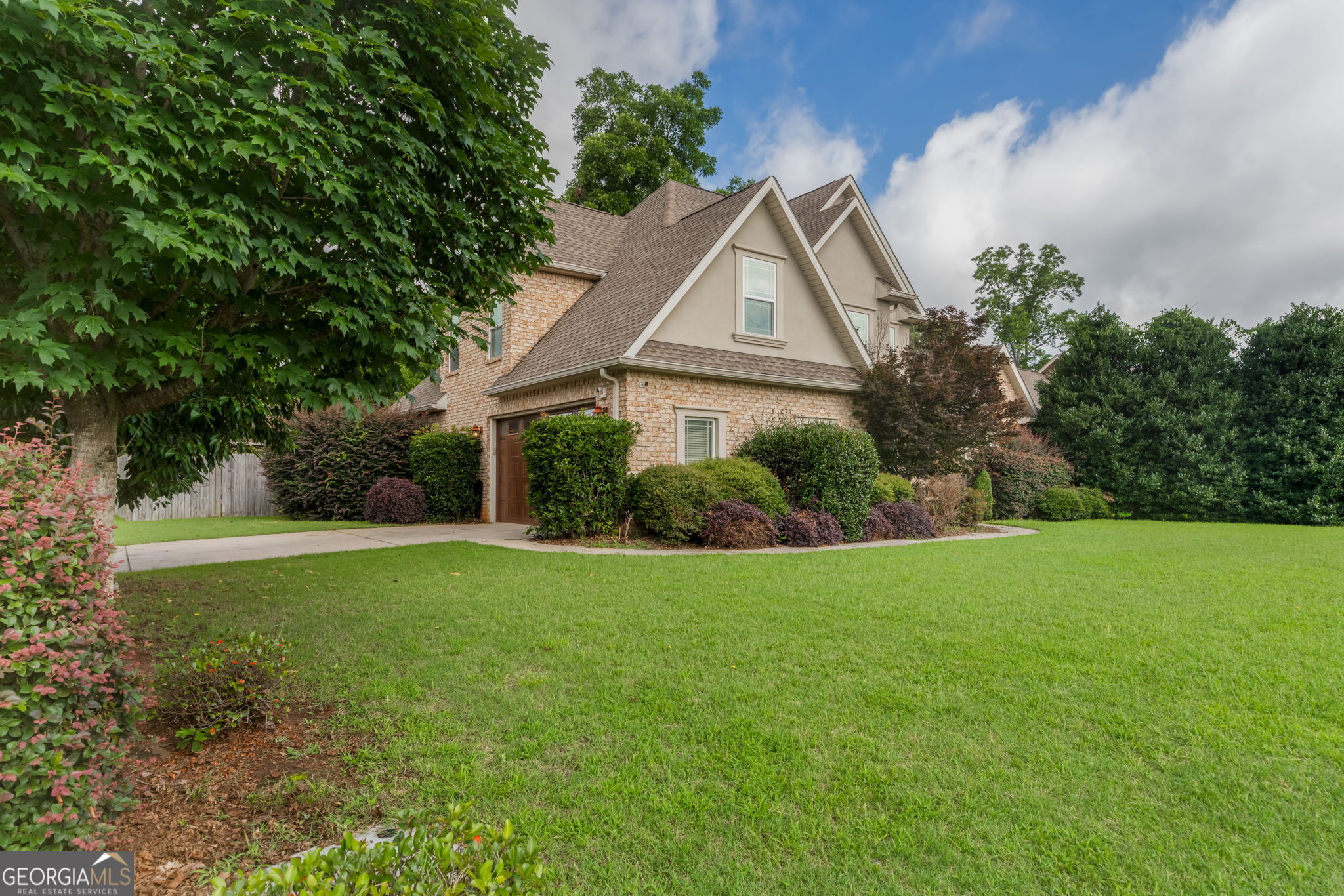 300 Cheshire DR