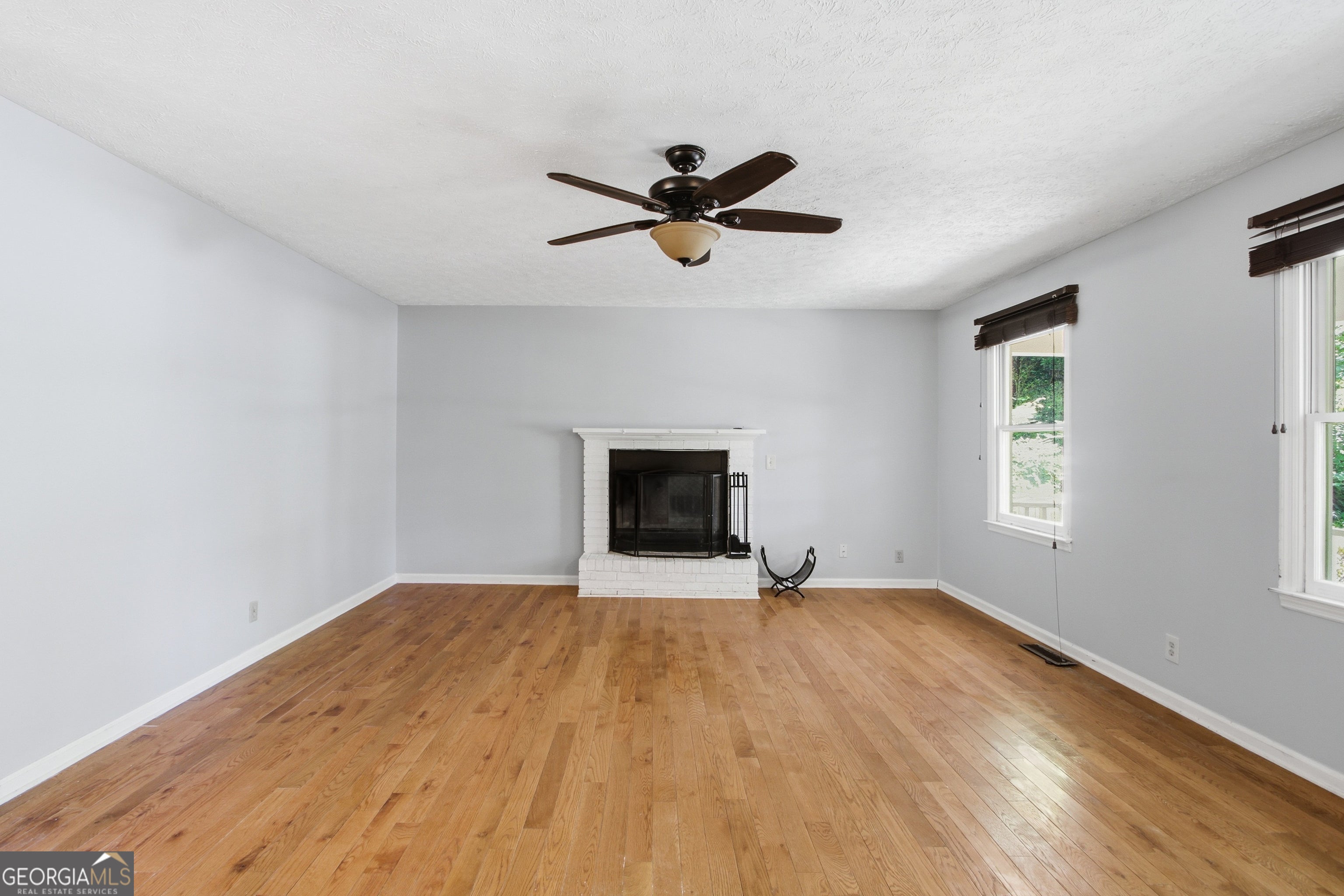 104 West LN SE