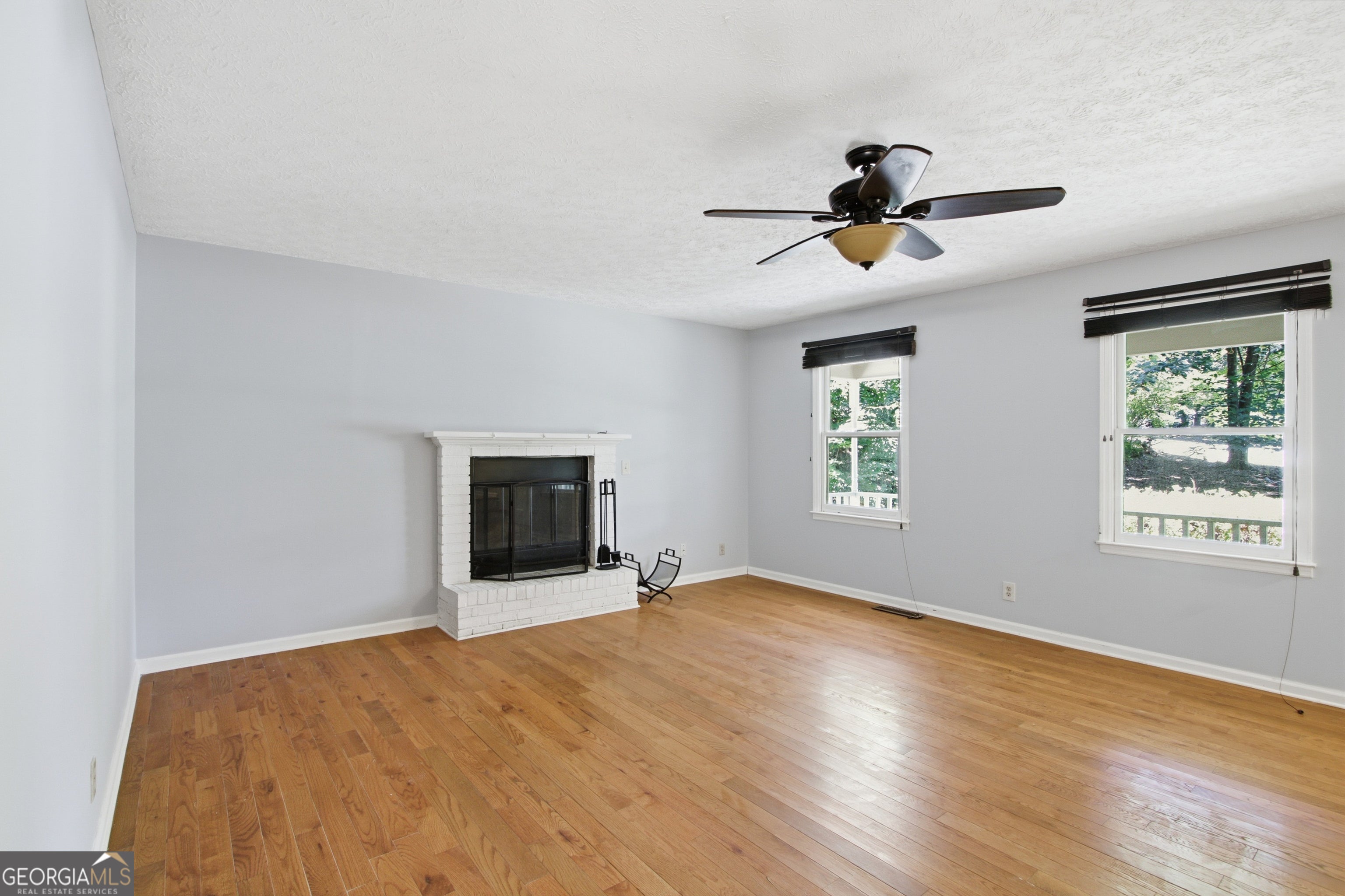 104 West LN SE