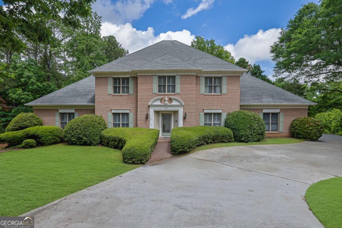 2795 Hawthorne DR