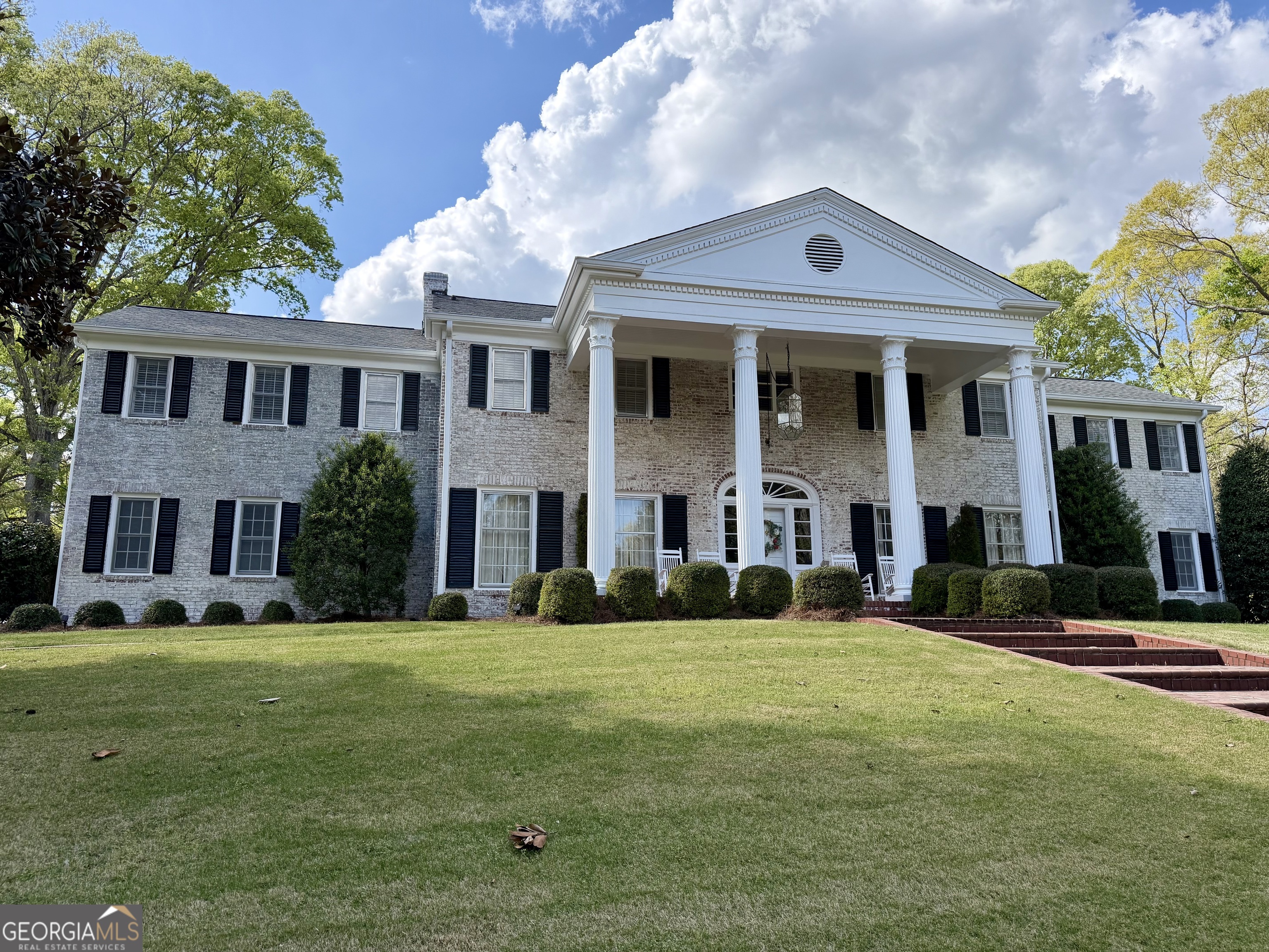 270 Dogwood LN - Photo 2