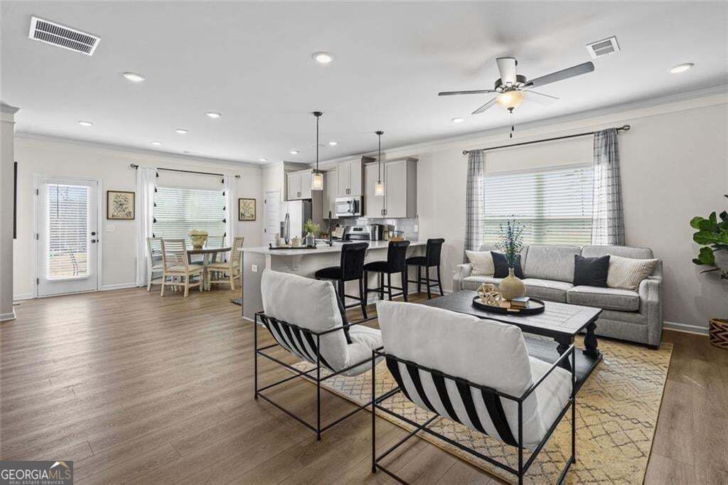124 Trinity DR 49