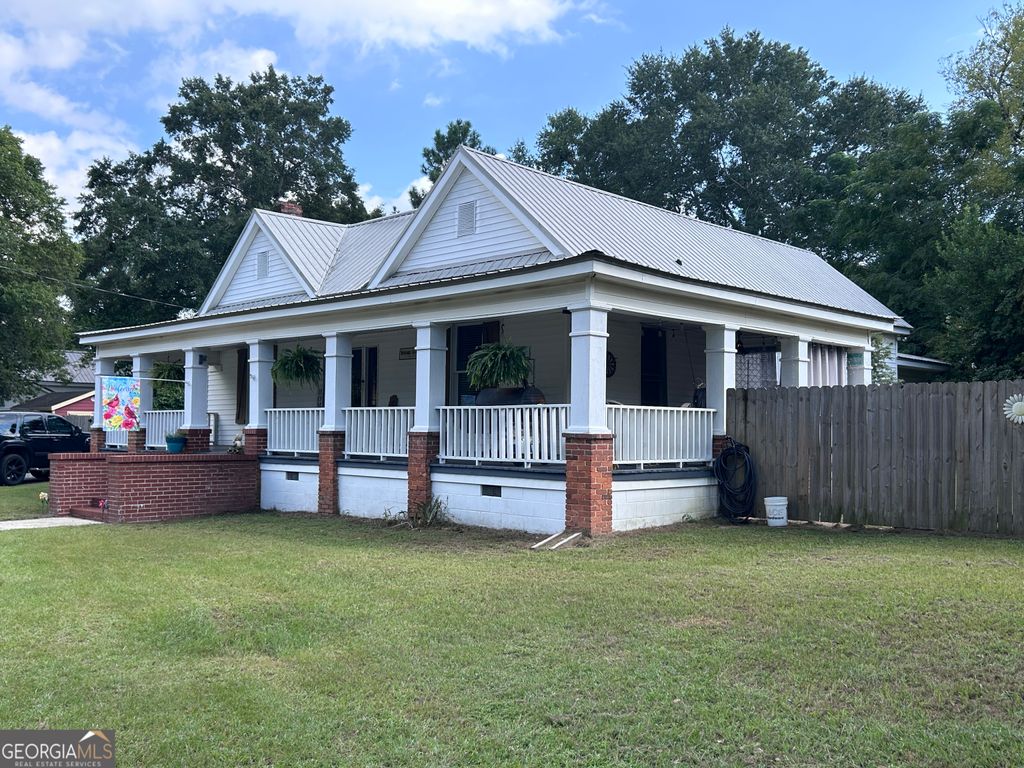 Photo of 8 Laurel Street, Butler, GA 31006 (MLS # 10695038)