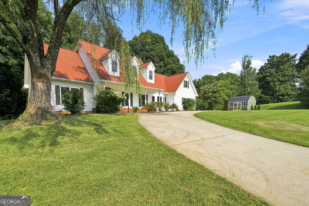 Photo of 124 Golden Autumn Dr, Dahlonega, GA 30533 (MLS # 10814944)