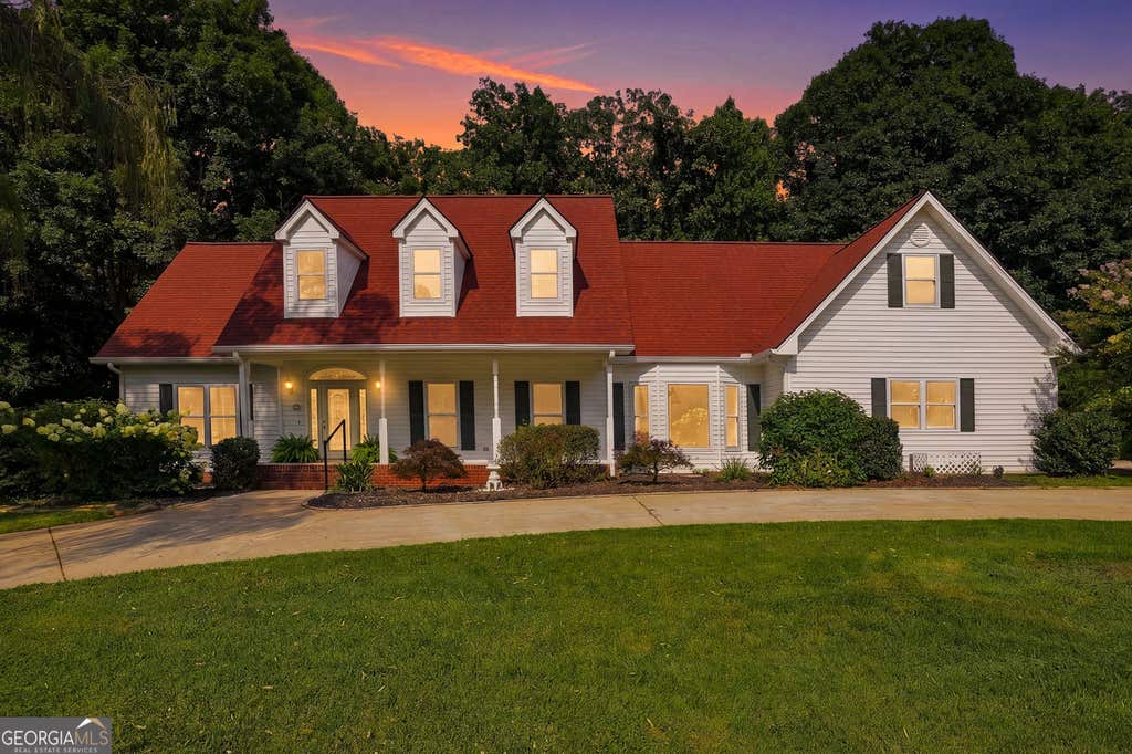 Photo of 124 Golden Autumn Dr, Dahlonega, GA 30533 (MLS # 10814944)