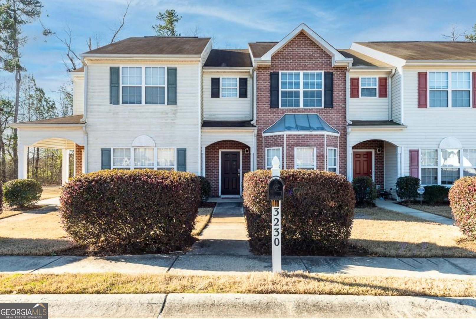 Welcome to low-maintenance living in the heart of Union City! This beautifully maintained 3-bedroom, 2.5-bath townhome is located in the highly sought-after Oakley Commons community-just minutes from shopping, dining, I-85, and Hartsfield-Jackson Airport. Step into a bright, open-concept floor plan featuring a spacious living room perfect for entertaining, stainless steel appliances, Powder room and three spacious rooms and upstairs. This home is move-in ready and professionally managed. Minimum 12-month lease. No smoking. Rent: 1850 Available: Now Don't miss your chance to lease this clean, convenient, and comfortable home in one of Union City's most popular communities!