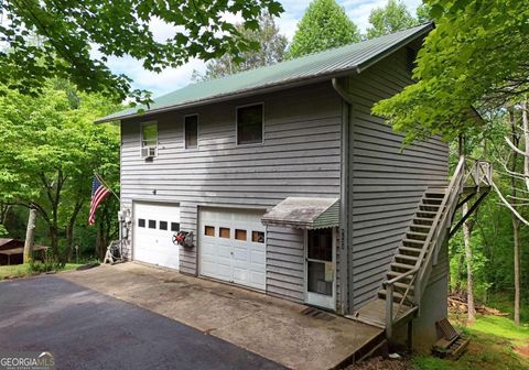 A home in Hiawassee