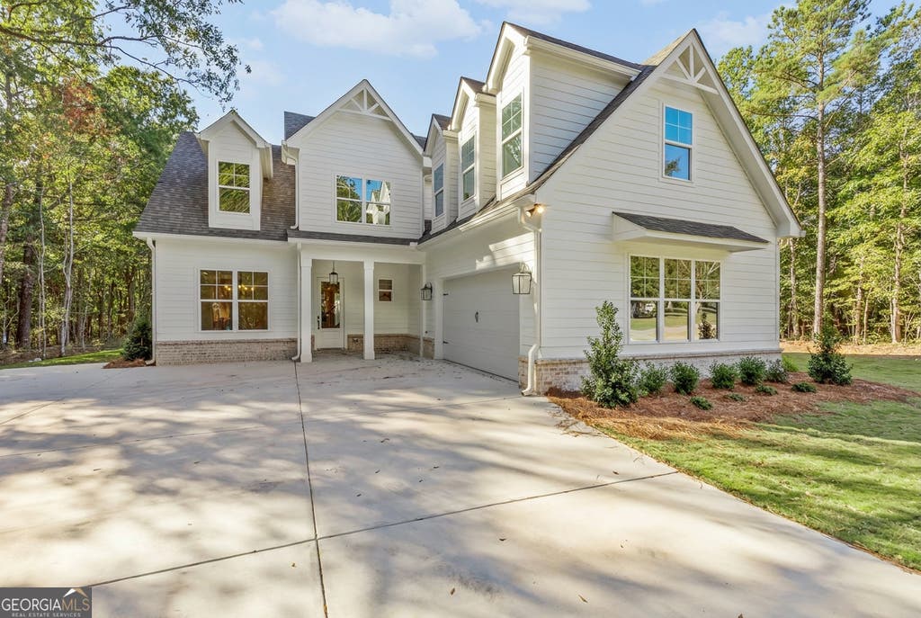 Photo of 195 Farr Lake Drive, Tryone, GA 30290 (MLS # 10810471)