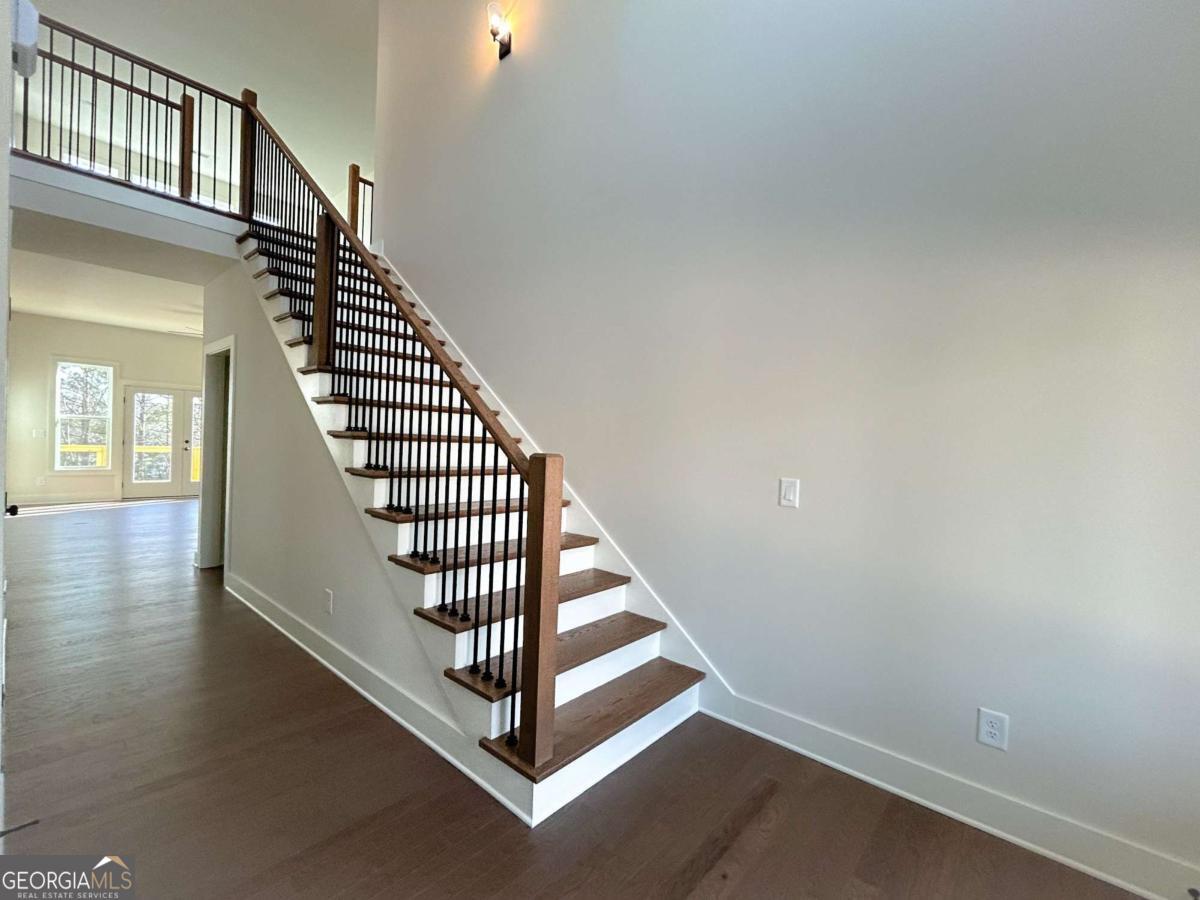 29 Aaron LN NE