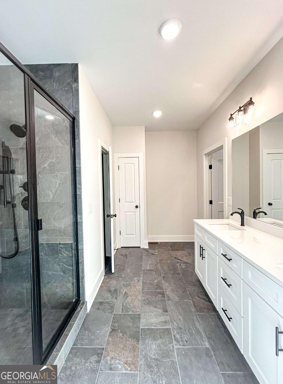 29 Aaron LN NE