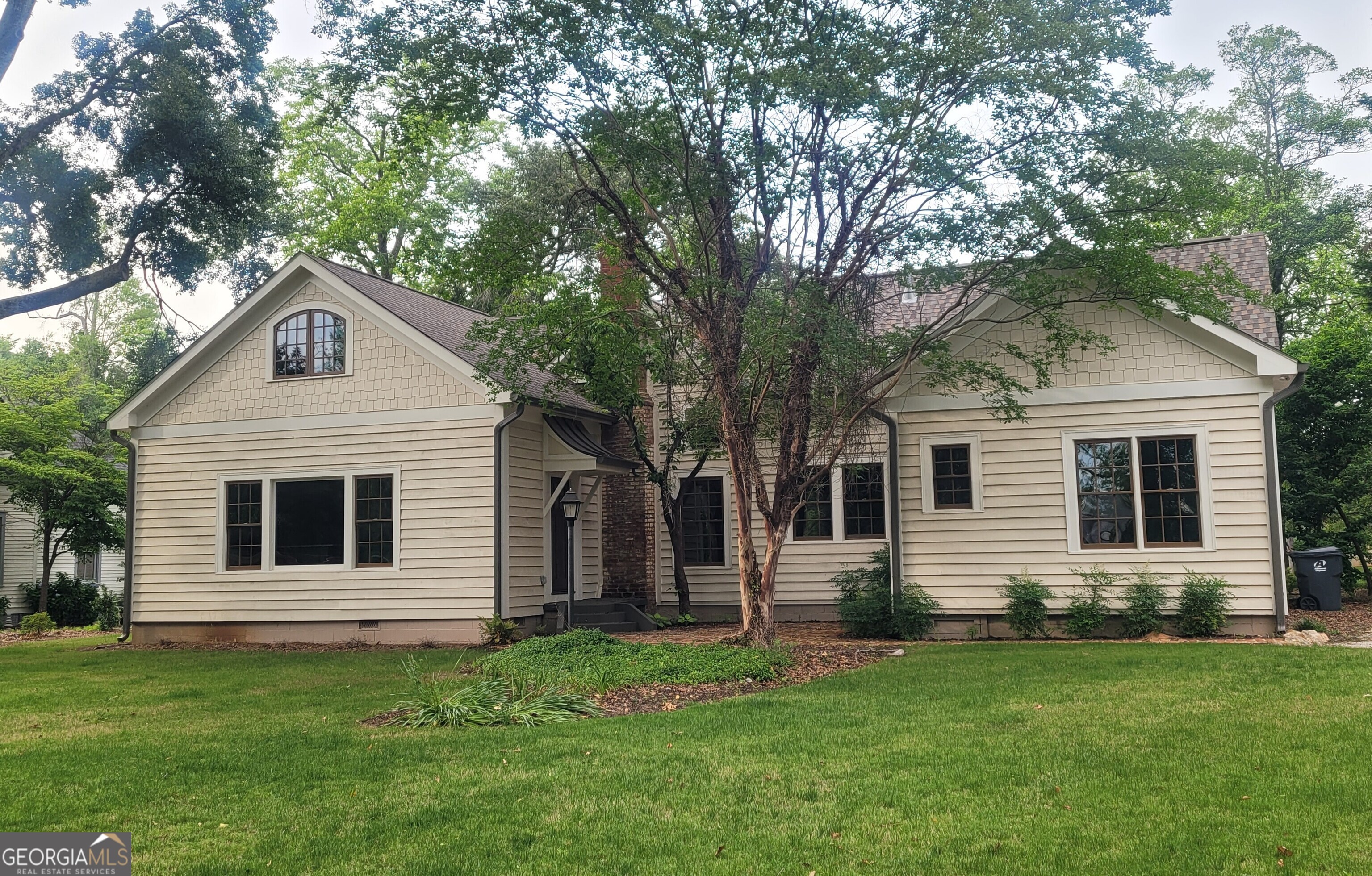 213 W Hightower TRL