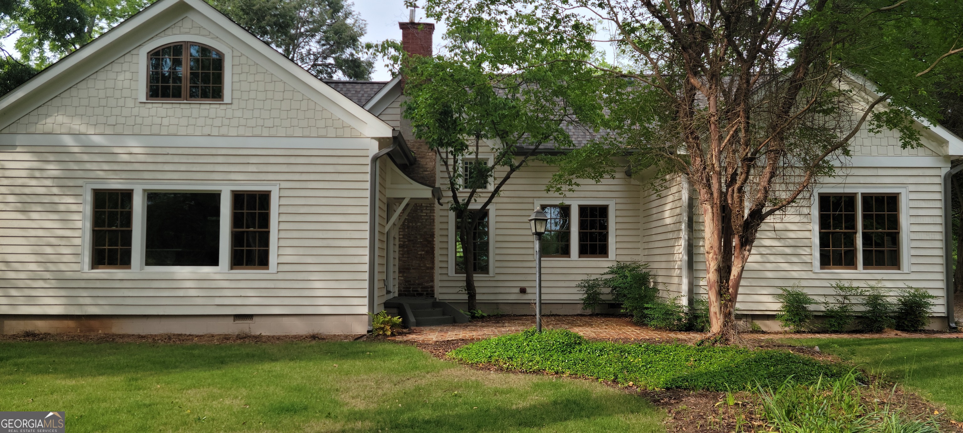 213 W Hightower TRL