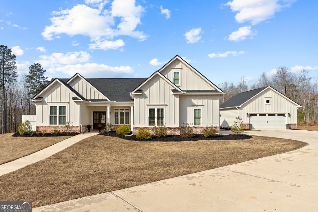 Photo of 104 Oakline Court, Eatonton, GA 31024 (MLS # 10669877)