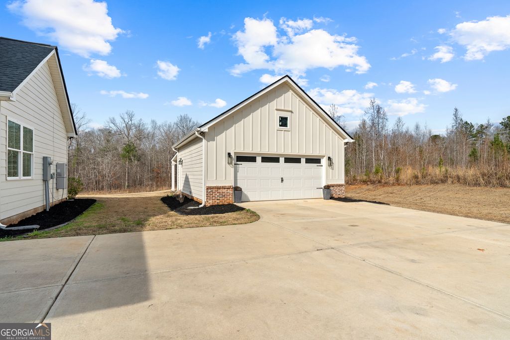 Photo of 104 Oakline Court, Eatonton, GA 31024 (MLS # 10669877)