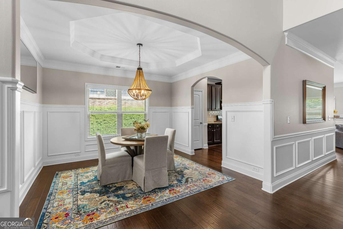 2 Canterbury WALK SE