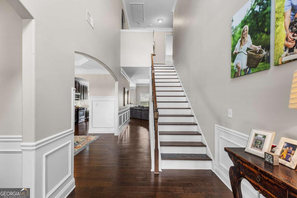 2 Canterbury WALK SE