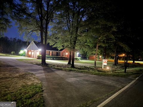 A home in Lizella