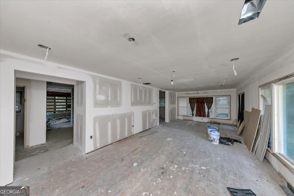 1280 Boat Rock RD SW