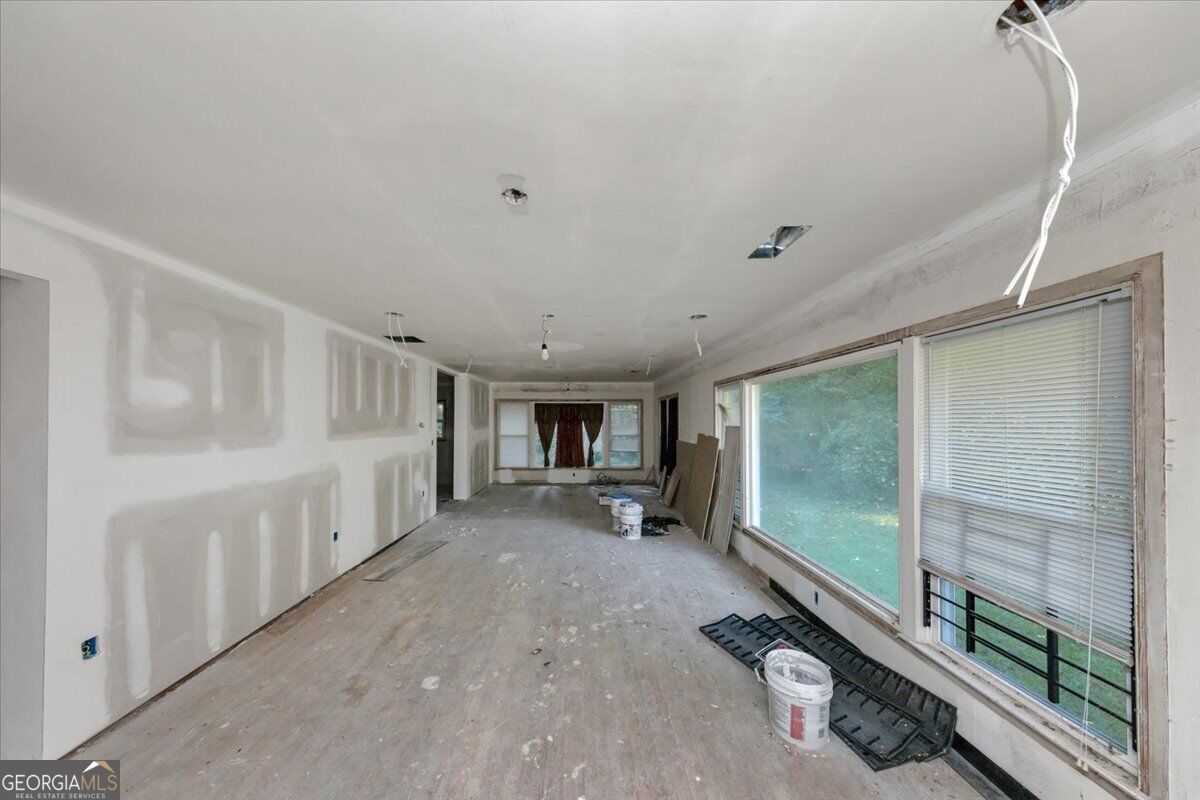 1280 Boat Rock RD SW