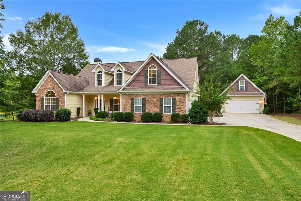 Photo of 211 Willow Bend Way, Senoia, GA 30276 (MLS # 10694753)