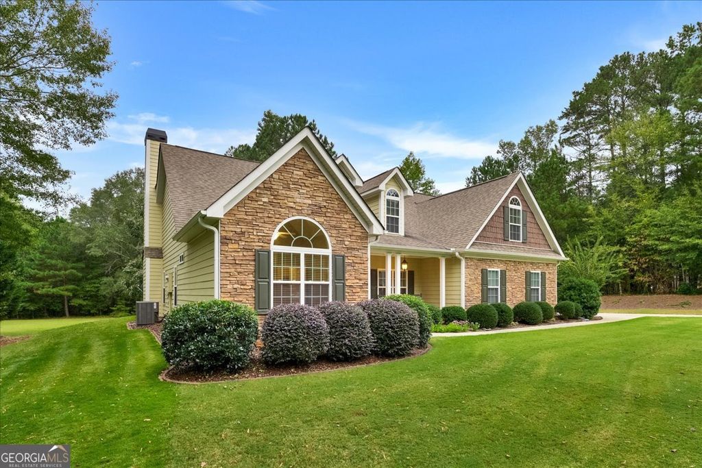 Photo of 211 Willow Bend Way, Senoia, GA 30276 (MLS # 10694753)