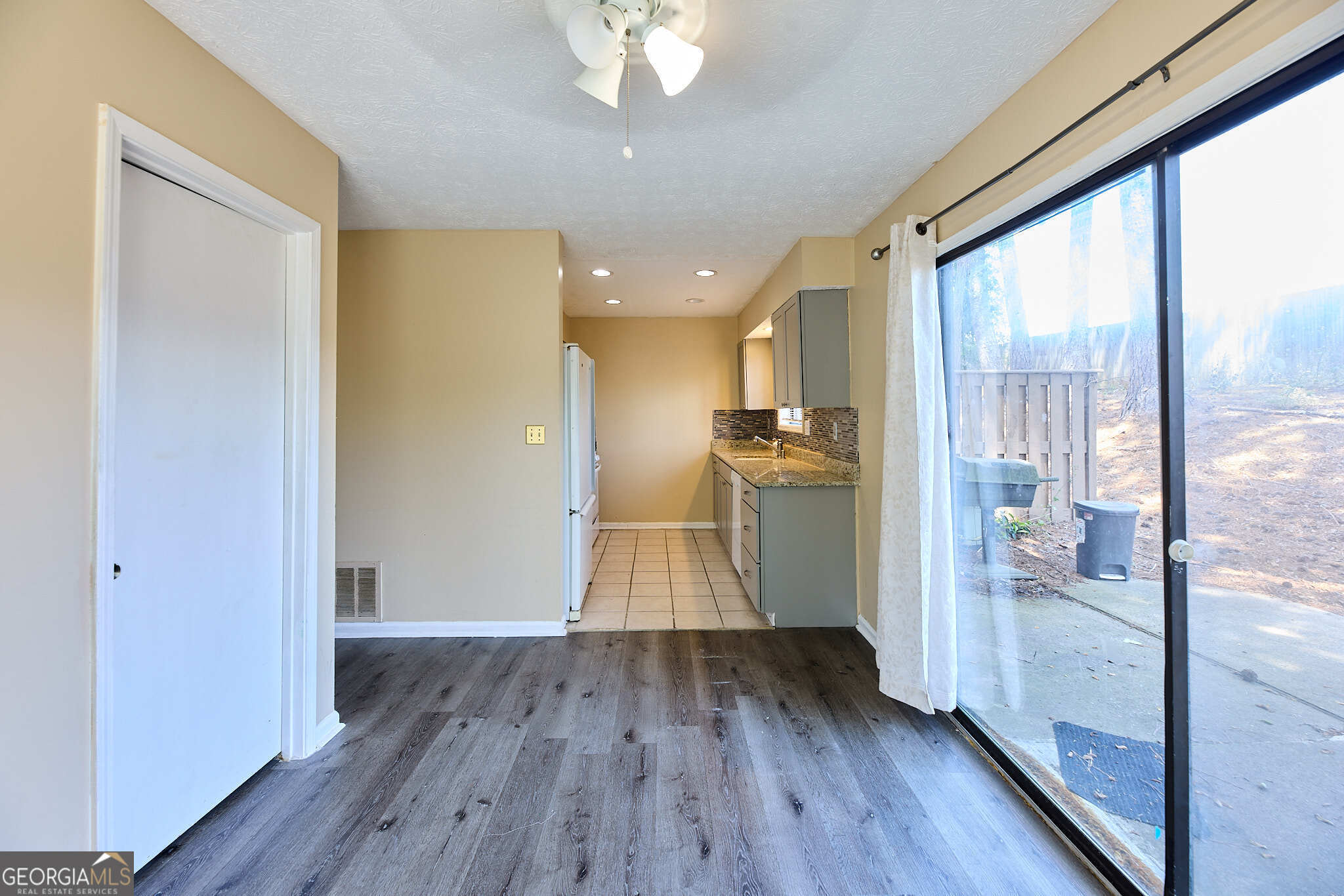 PARKAIRE CROSSING CONDOS - Residential