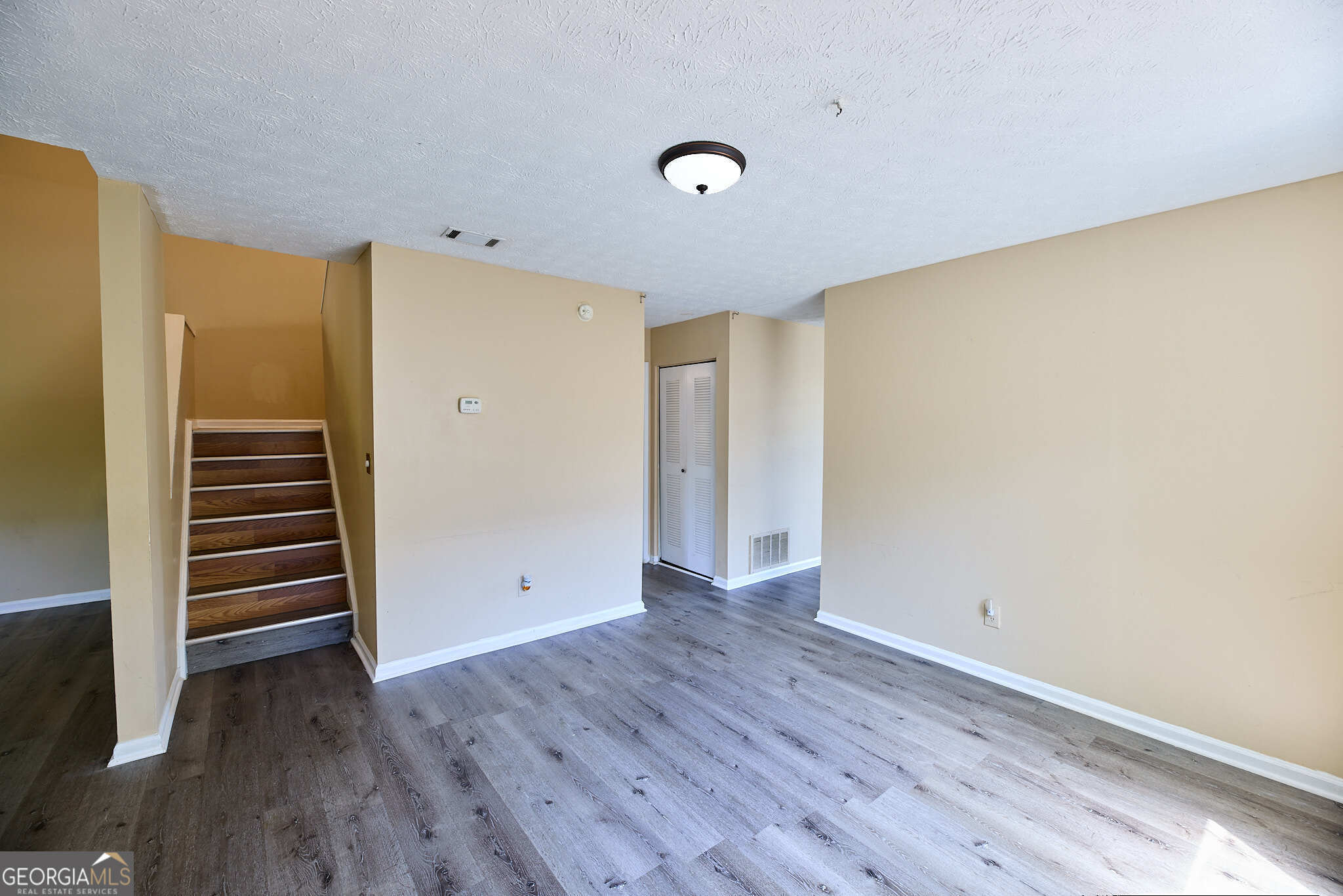 PARKAIRE CROSSING CONDOS - Residential