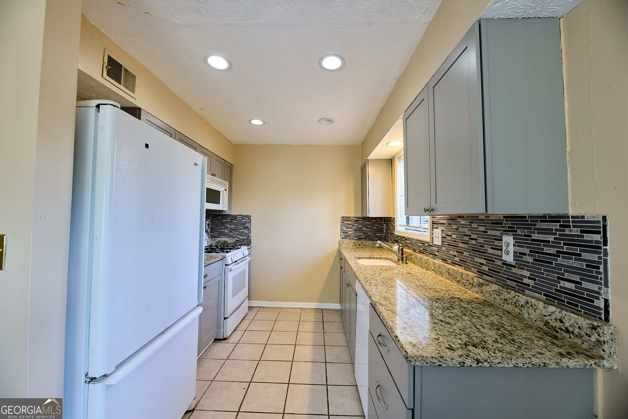 PARKAIRE CROSSING CONDOS - Residential