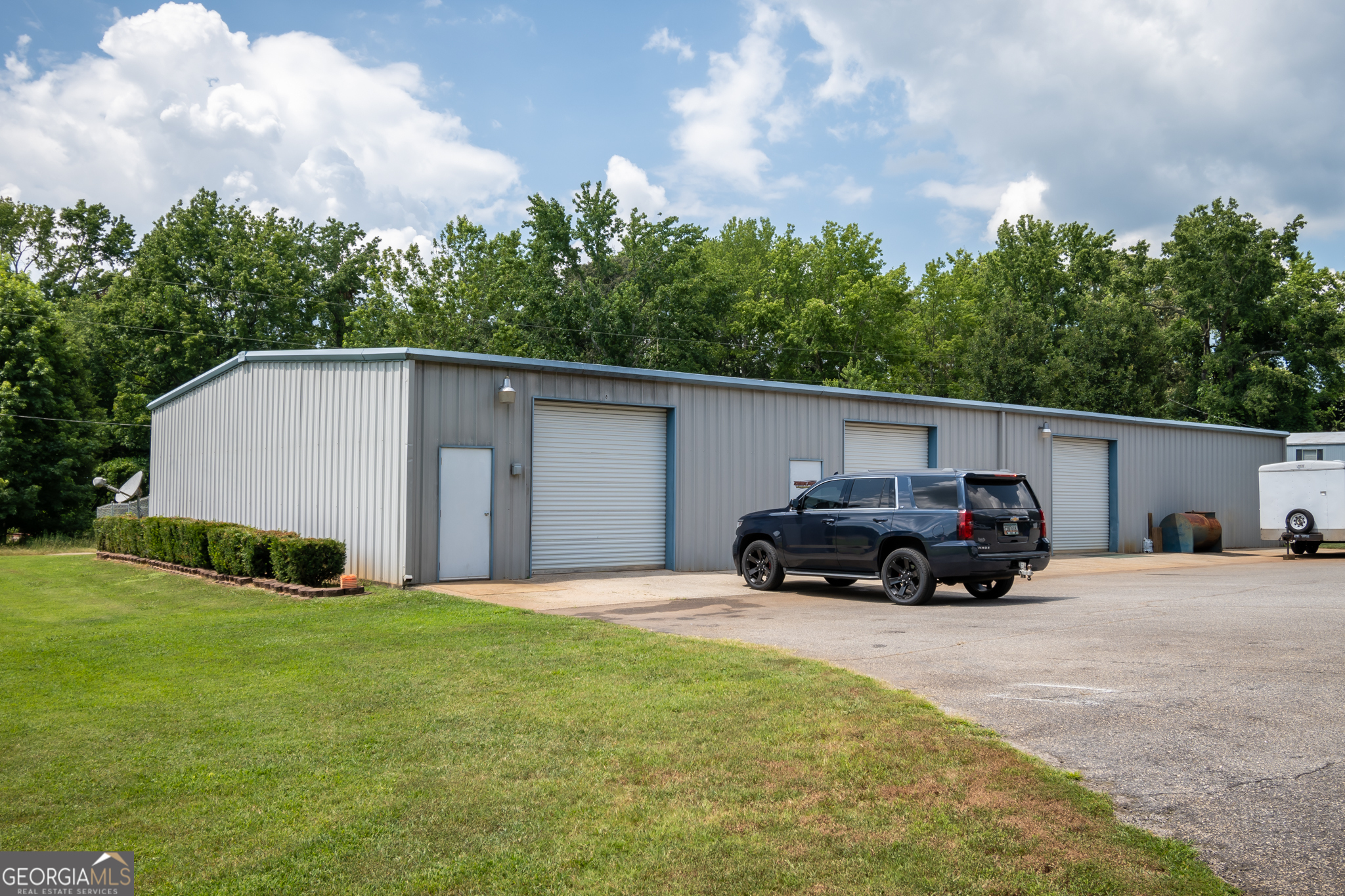 3655 Neese Commerce RD