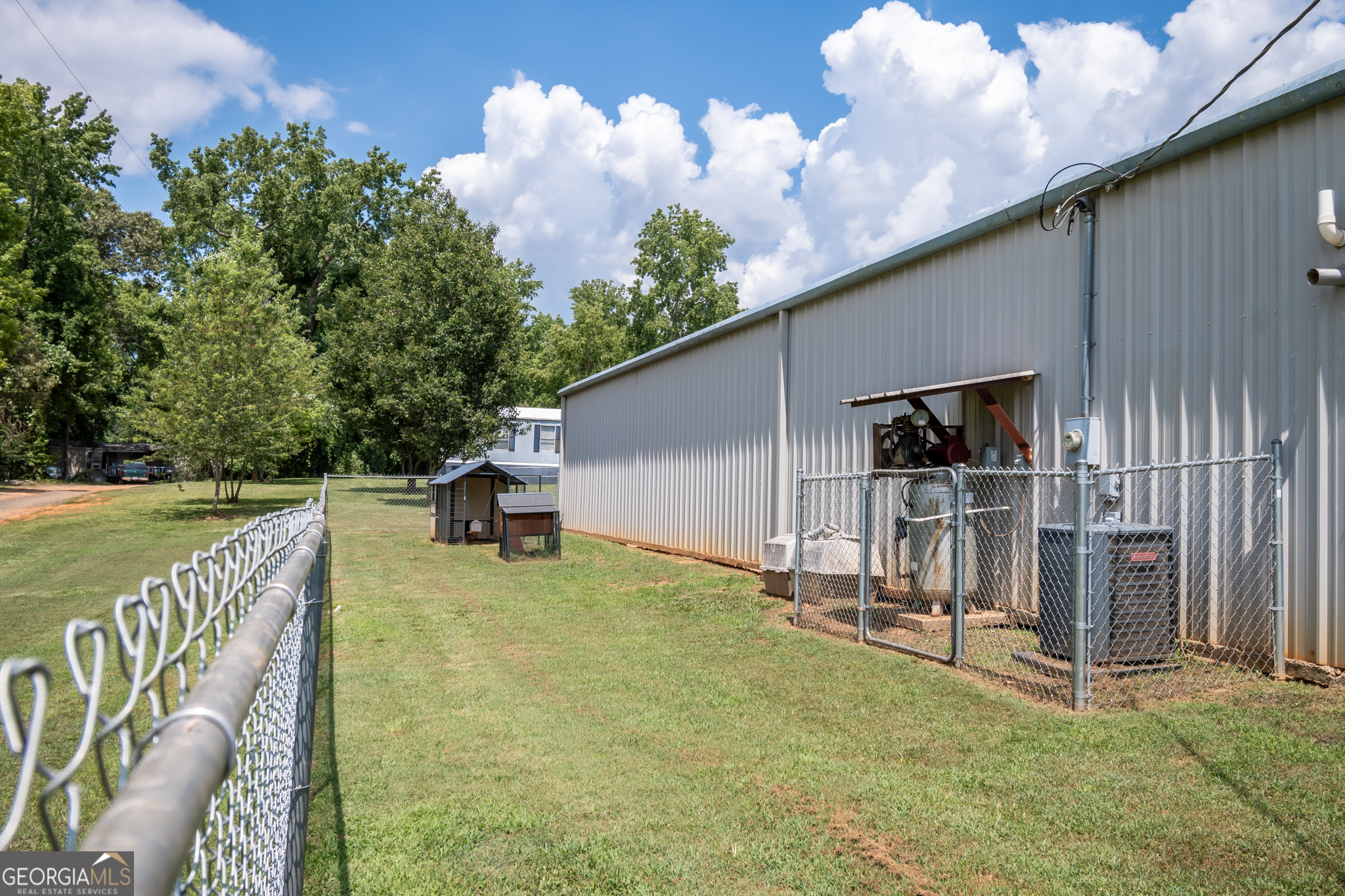 3655 Neese Commerce RD